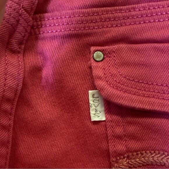 Levi's Pink Denim Bermuda Shorts. Size W30-10. In excellent condition! - Picture 5 of 9